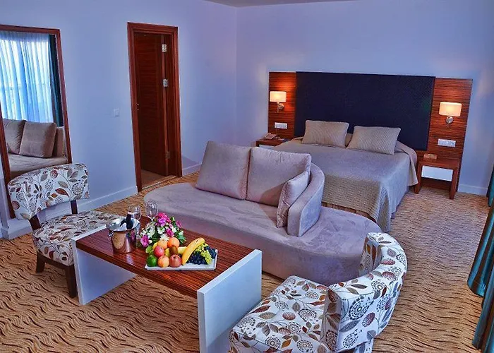 Palm Wings Resort&spa 쿠사다시